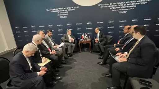 وزير خارجية مصر يلتقي بنظيره الإيراني في اسطنبول